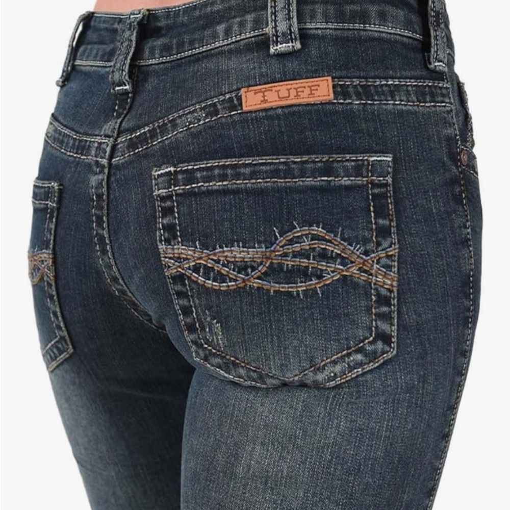 AUTHENTIC! CowGirl TUFF Co Western
THESE JEANS HUG IN ALL THE RIGHT PLACES!